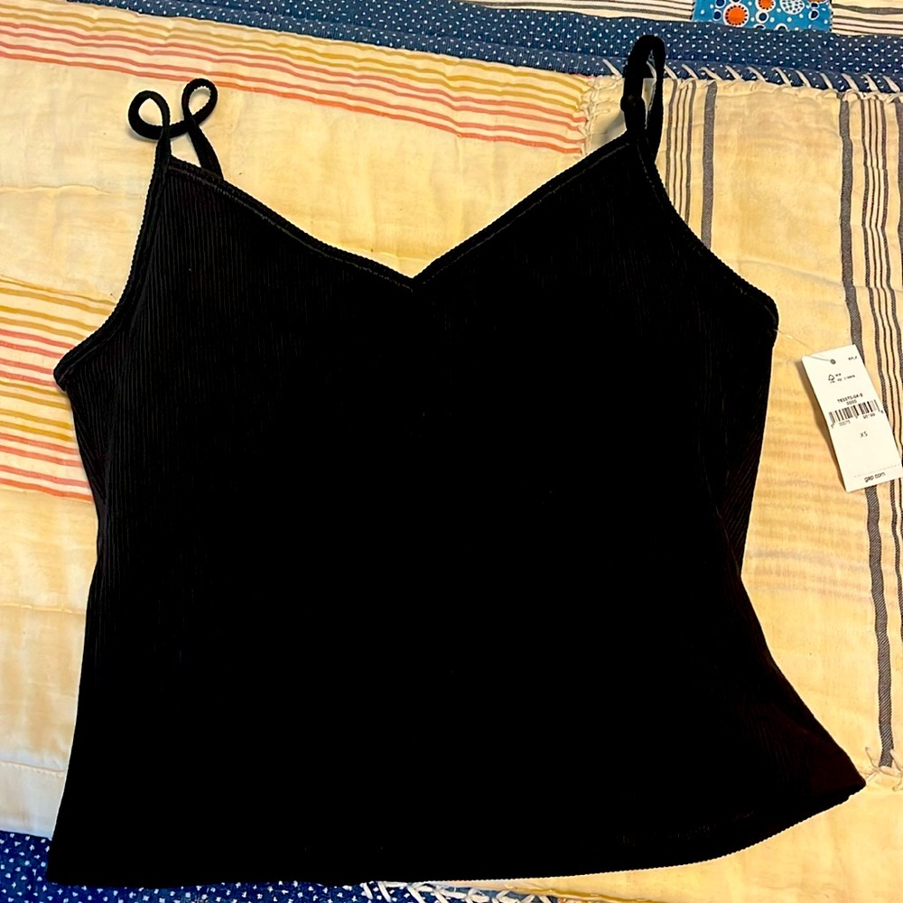 NWT Gap black workout crop top xs